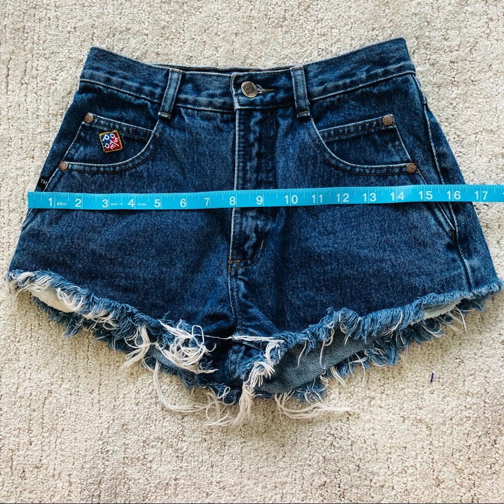 sold - VINTAGE 90s High Waisted Raw Hem Denim Mom Shorts - Picture 13 of 14
